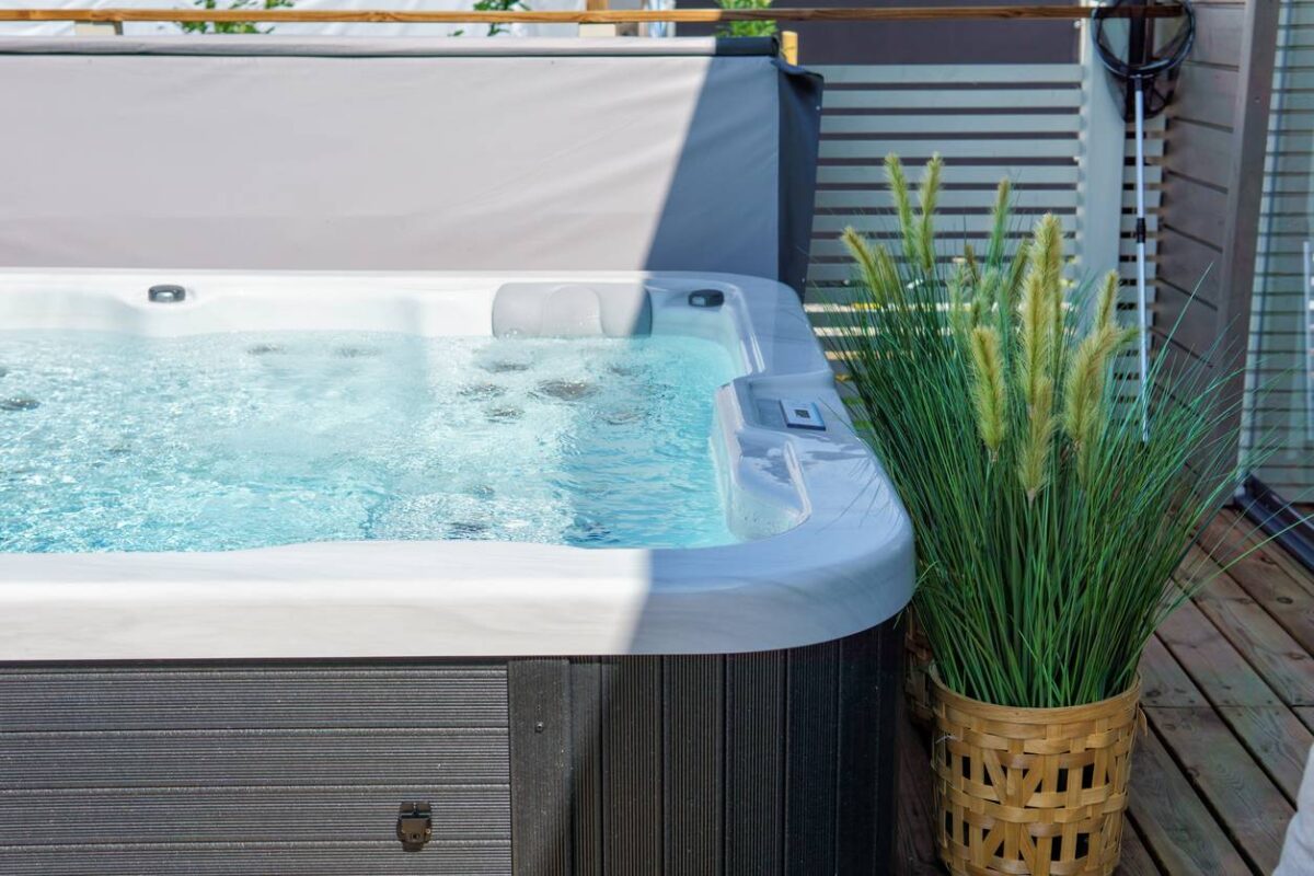 spa de nage extérieur