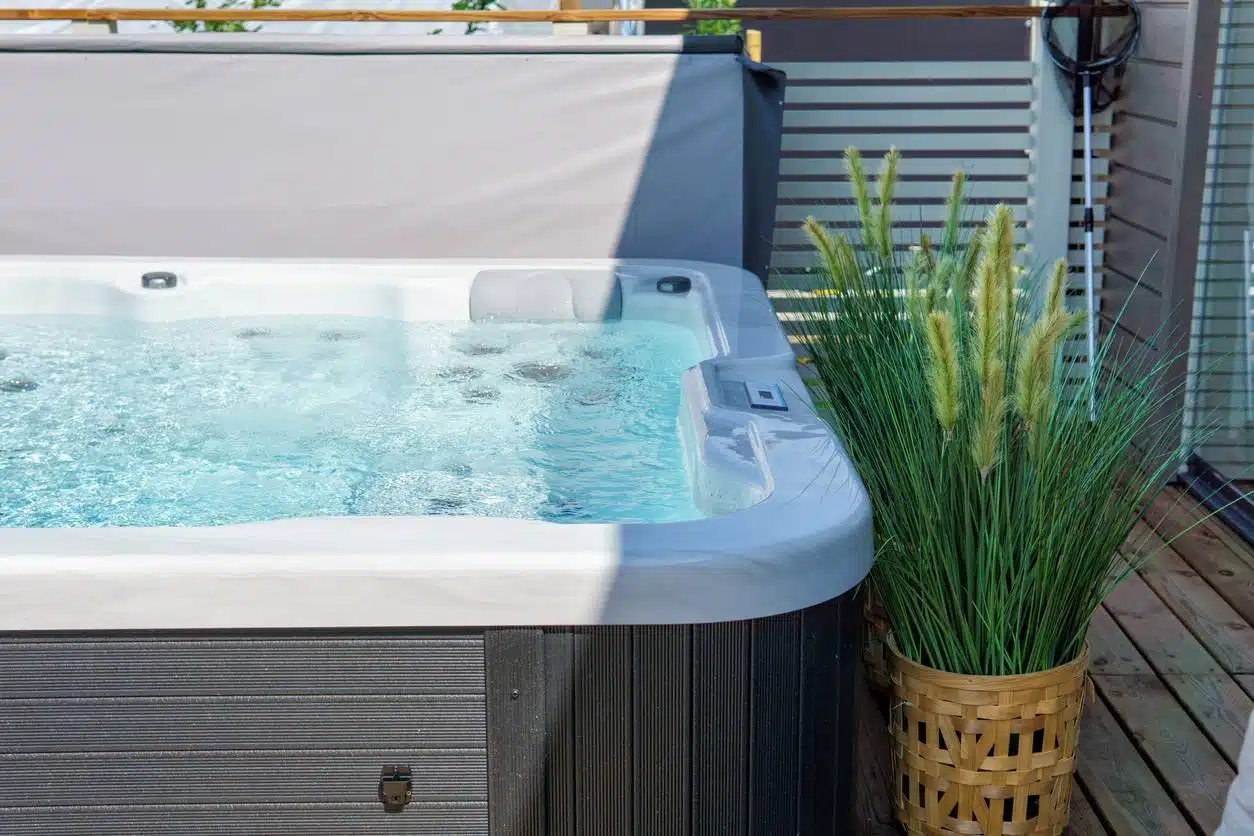 spa de nage extérieur