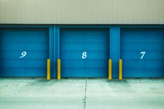 Espace de travail optimisé avec des solutions de stockage efficaces