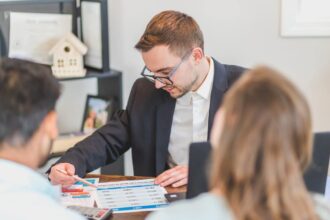 Différents experts en immobilier et leurs spécialisations