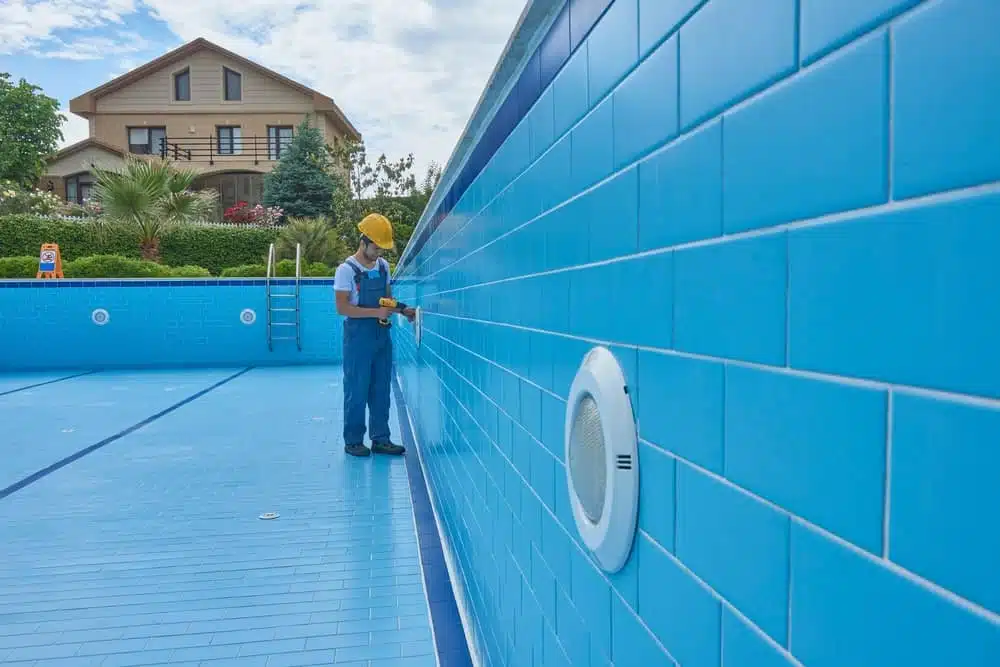 Les avantages de la résine pour piscine durabilité et facilité d'entretien