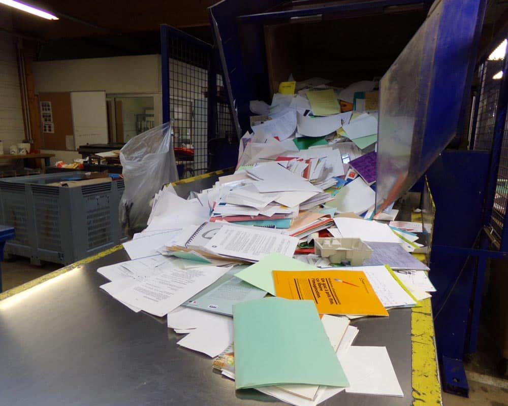 Des déchets en papiers