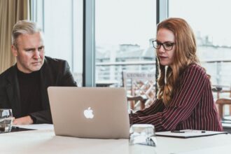 Avantages de la publication d'annonces légales en ligne pour les entrepreneurs
