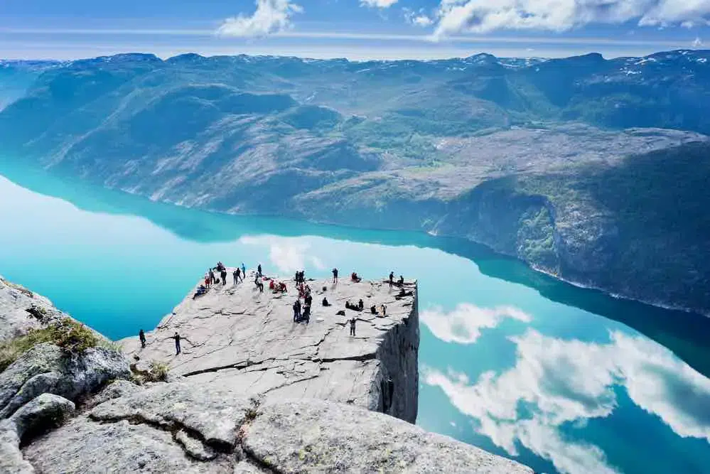 falaise preikestolen