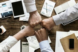 Freelance travaillant en toute liberté grâce au portage salarial