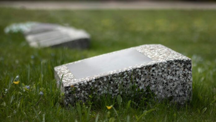pourquoi-faire-le-choix-de-la-ceramique-pour-une-plaque-funeraire Pourquoi faire le choix de la céramique pour une plaque funéraire ?