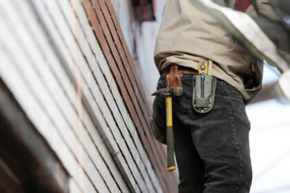 Quincaillerie sur mesure : comment répondre aux besoins spécifiques des chantiers ?