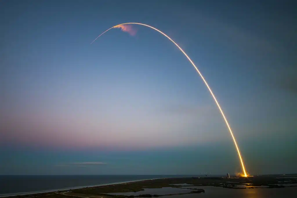 Vol commercial de SpaceX : existera t il une assurance voyage ?